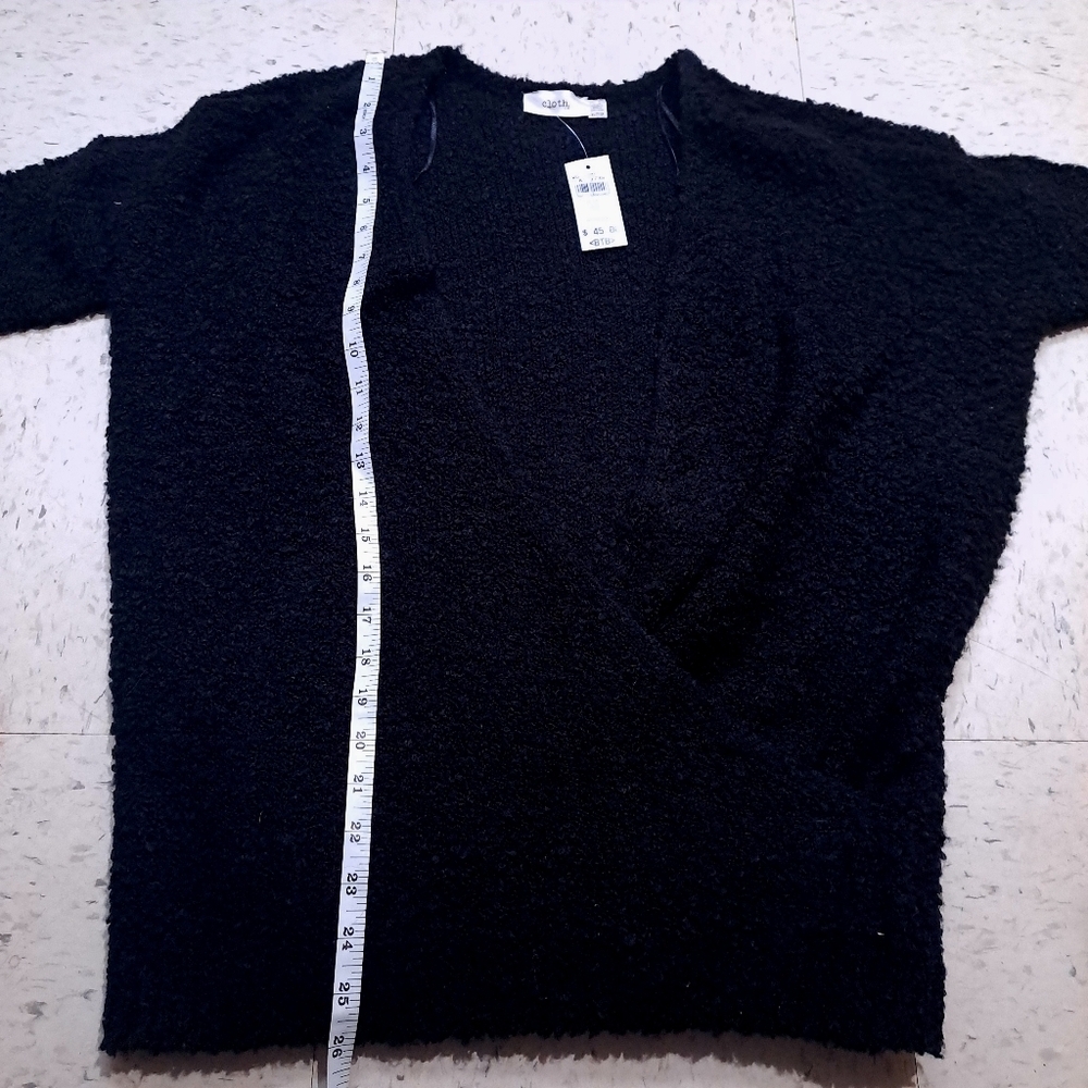 Cloth | Women's Black crossed scoop v neck knit Sweater - Picture 9 of 9